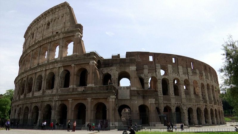Vandal z římského Kolosea tvrdí, že nevěděl, jak je památka stará